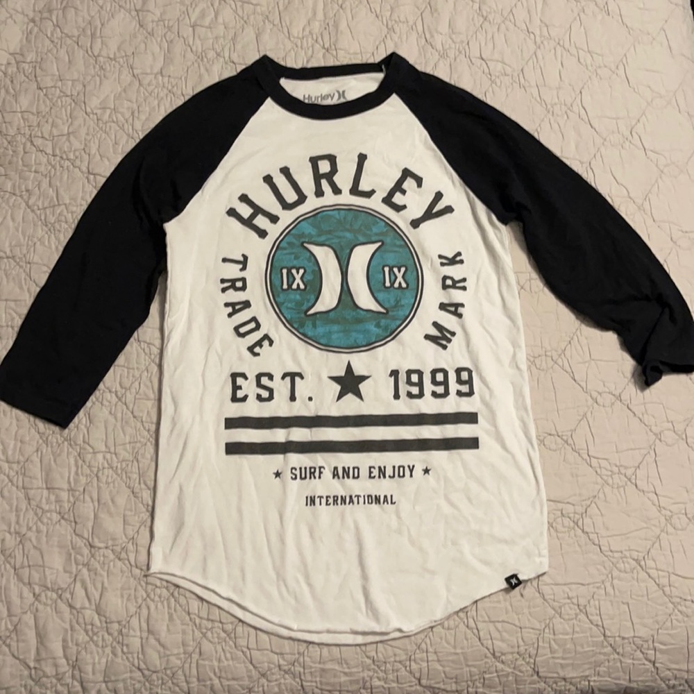 Hurley baseball tee. Size Men’s small